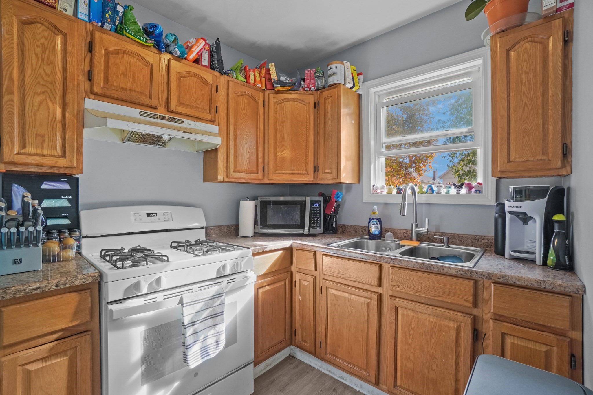 27 Collins Ave, Pawtucket, RI 02860 - Image 8