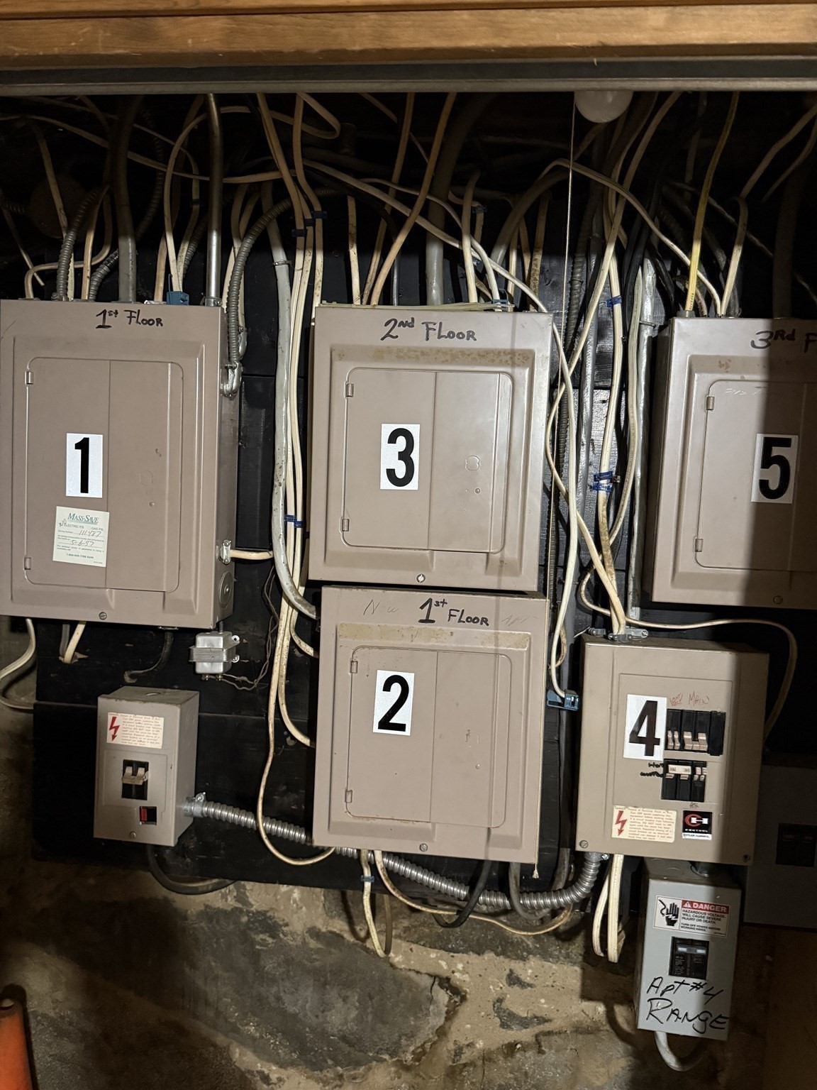 3 Gardner Pl, Leominster, MA 01453 - Image 29