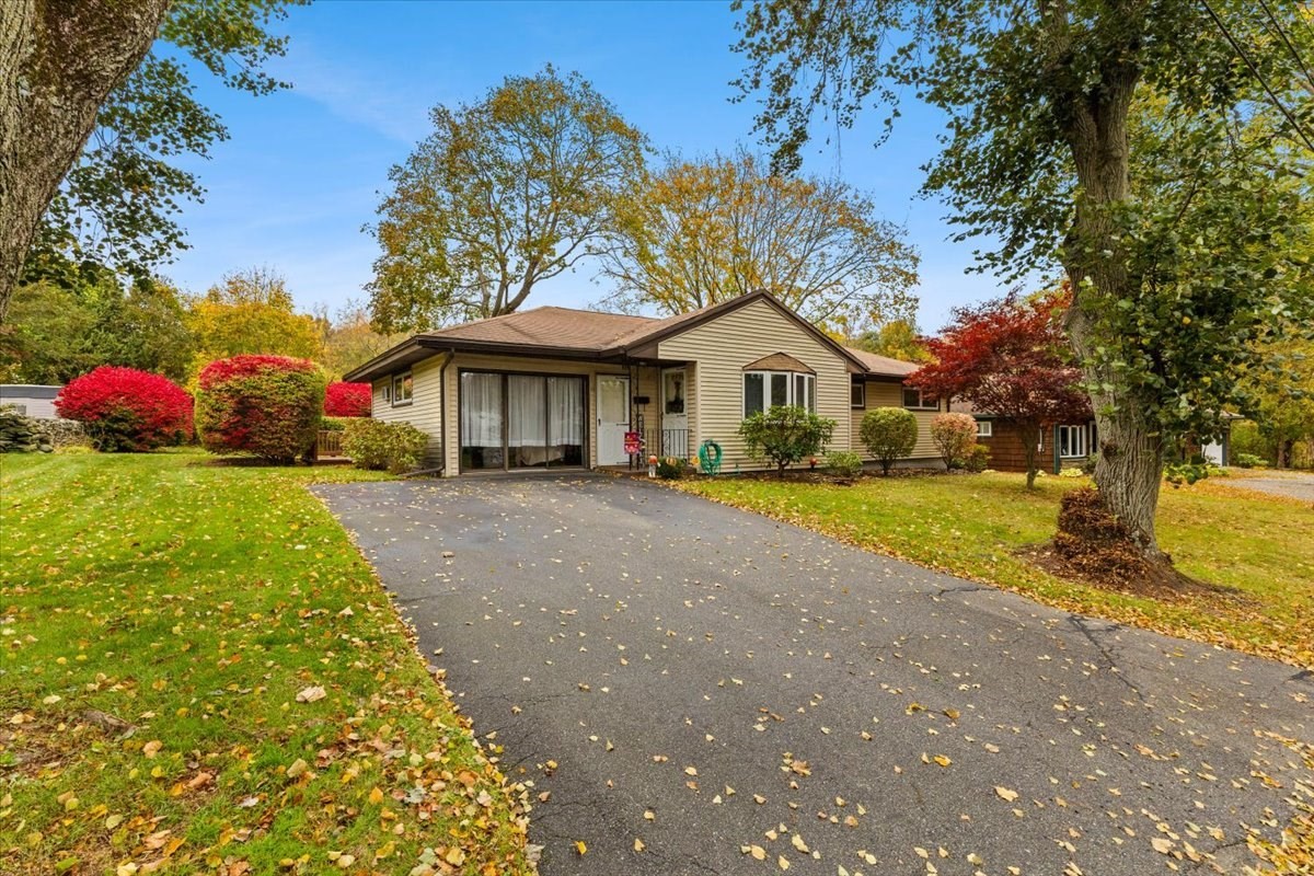 51 Linden Dr, Somerset, MA 02726 - Image 3