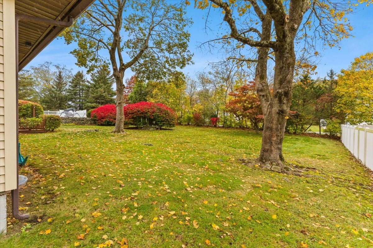 51 Linden Dr, Somerset, MA 02726 - Image 4