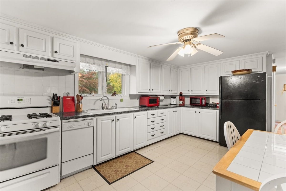 51 Linden Dr, Somerset, MA 02726 - Image 10