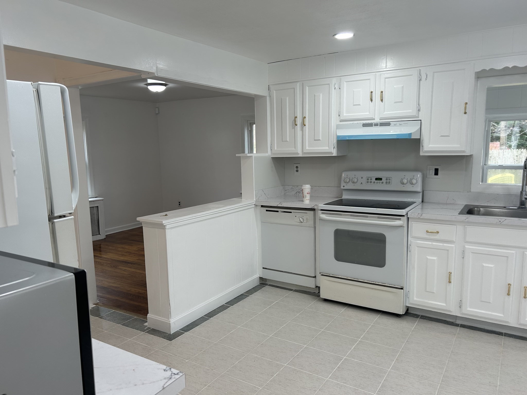 34 Hawthorne St, North Attleboro, MA 02760 - Image 18