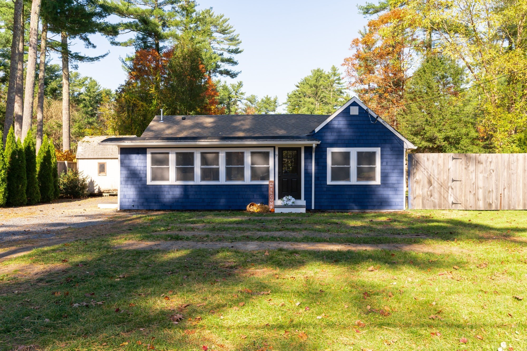 9 Everett St, Carver, MA 02330
