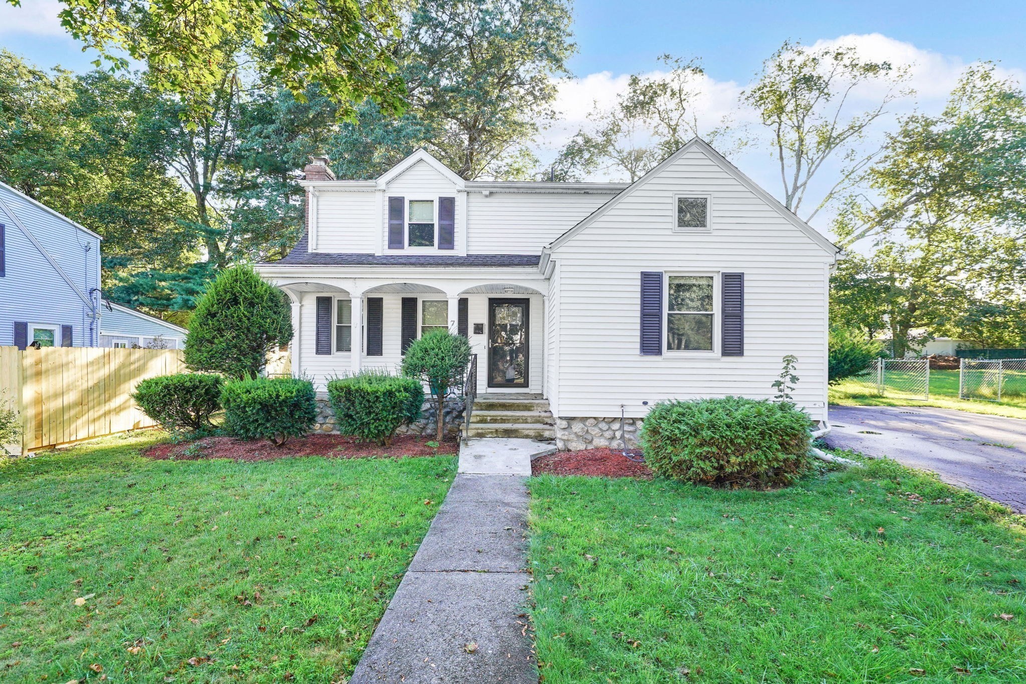 7 Longworth Rd, Worcester, MA 01602 - Image 2