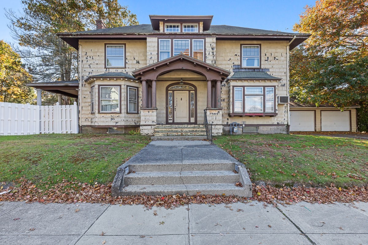 303 Florence St, Fall River, MA 02720