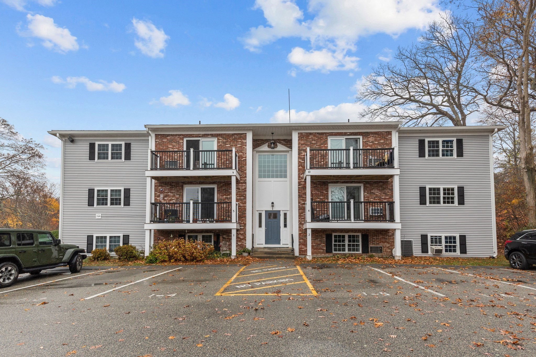 1 Chapel Hill Dr Unit 2, Plymouth, MA 02360