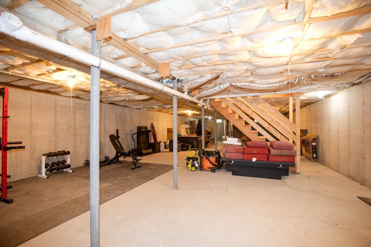 33 Rhinecliffe Road, Swansea, MA 02777 - Image 25