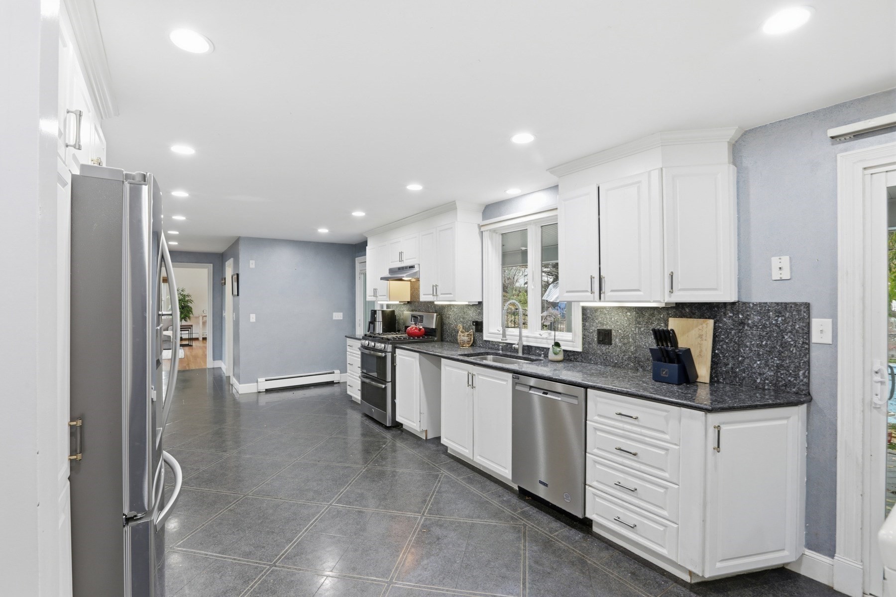 24 Angelica Dr, Framingham, MA 01701 - Image 14