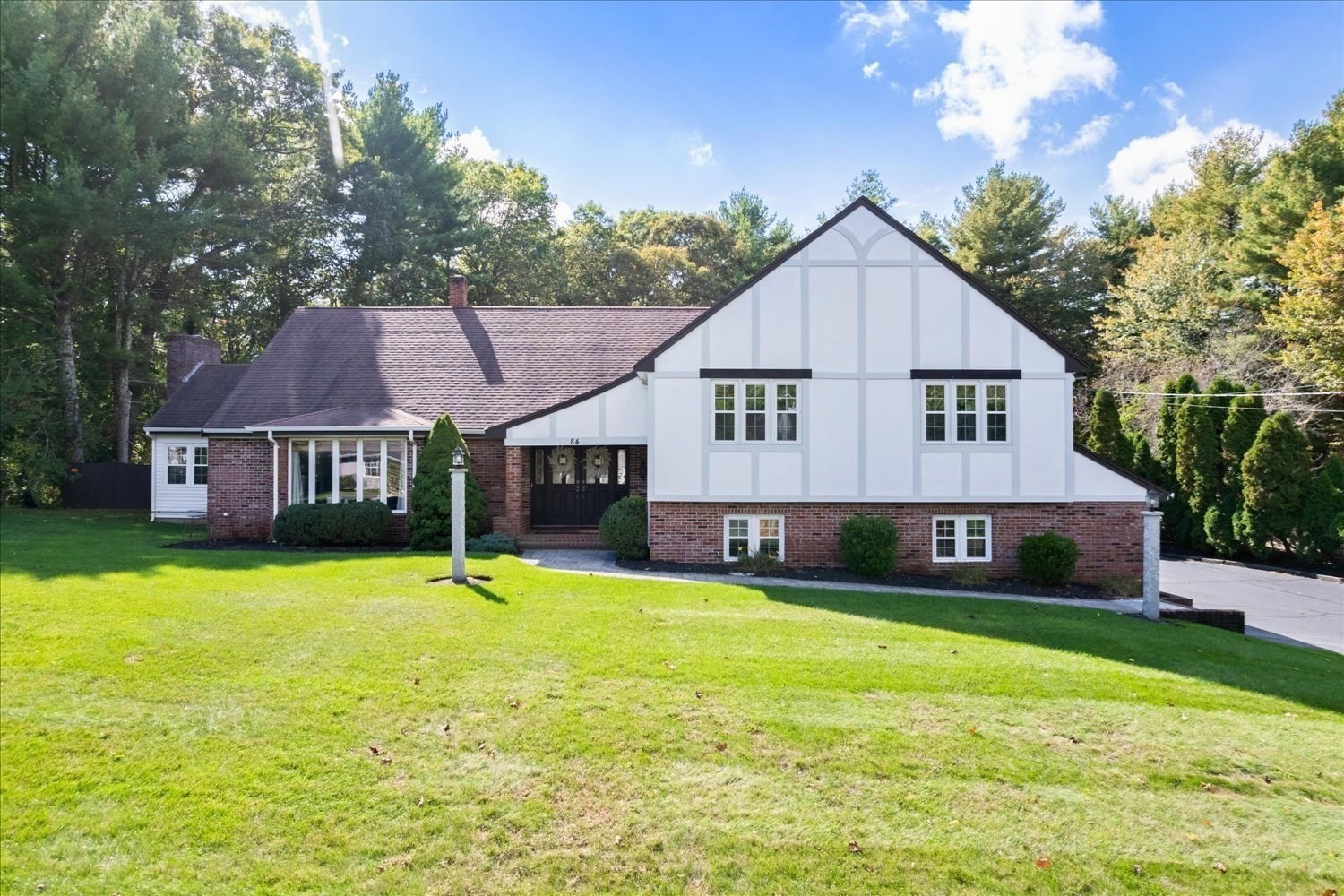 84 Diniz Dr, Raynham, MA 02767