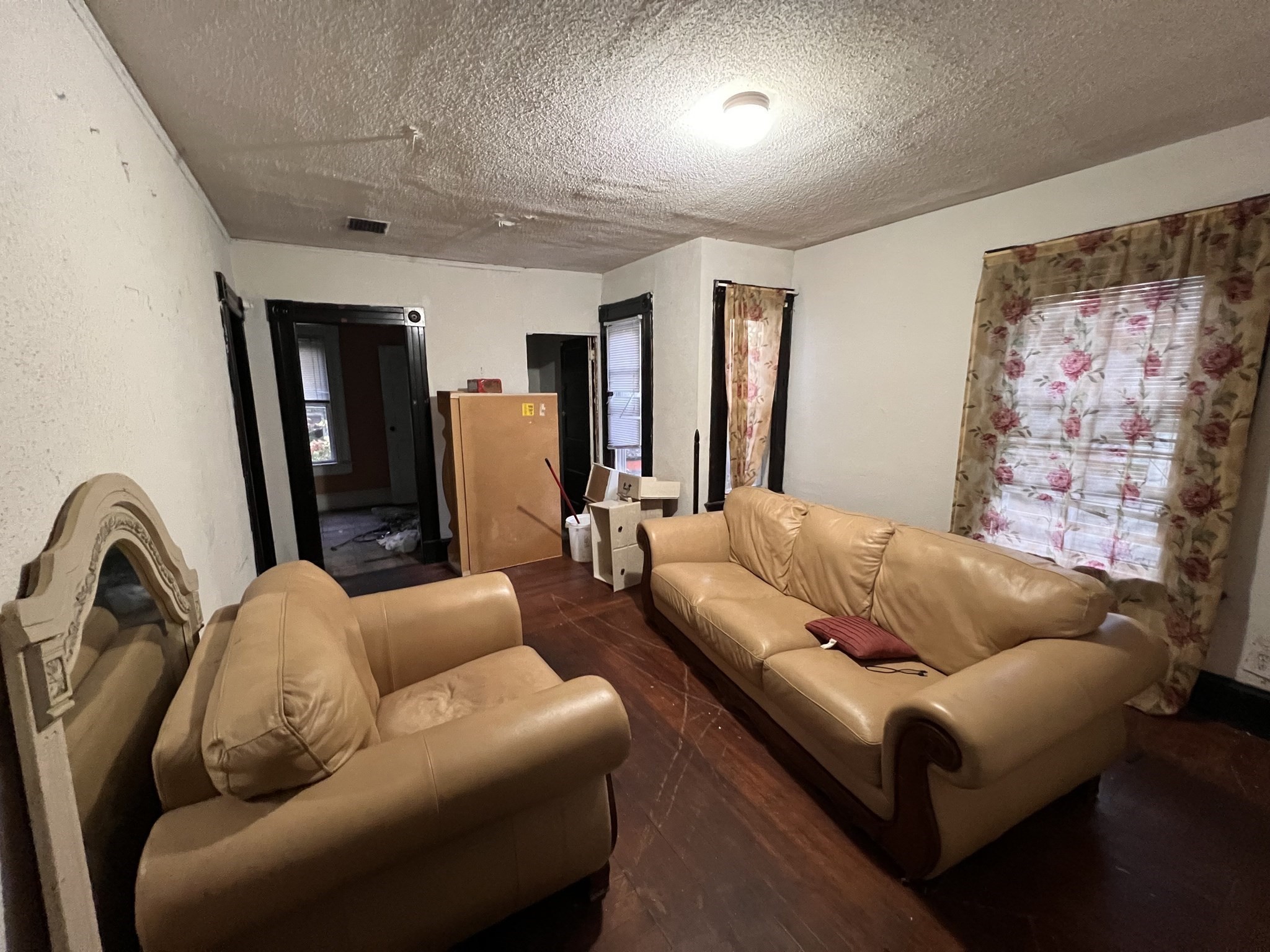 34 Wellesley St, Springfield, MA 01109 - Image 2