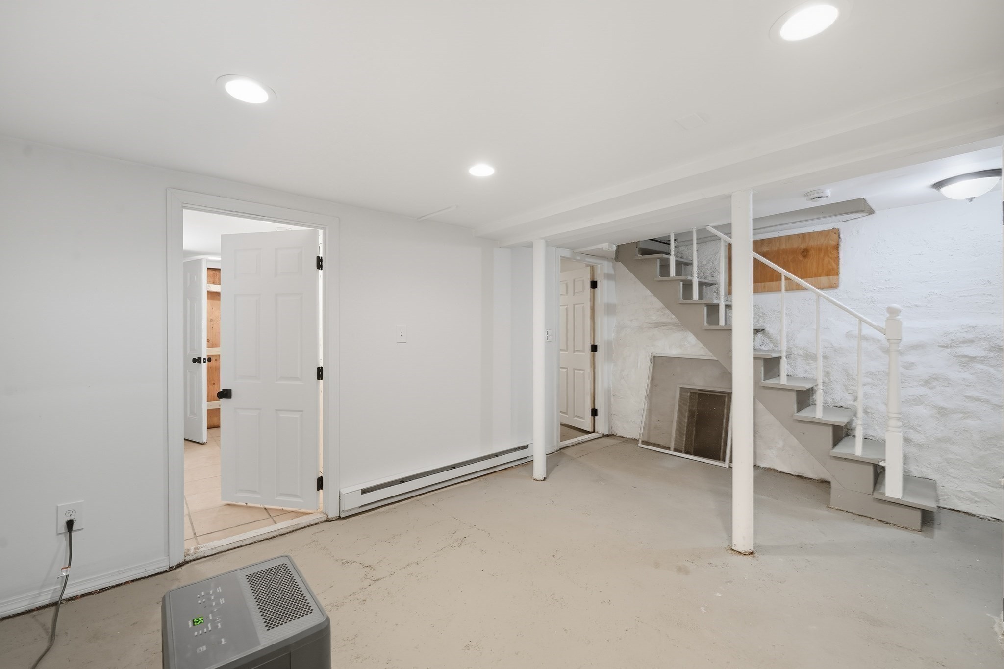 934 Main St, Holyoke, MA 01040 - Image 16