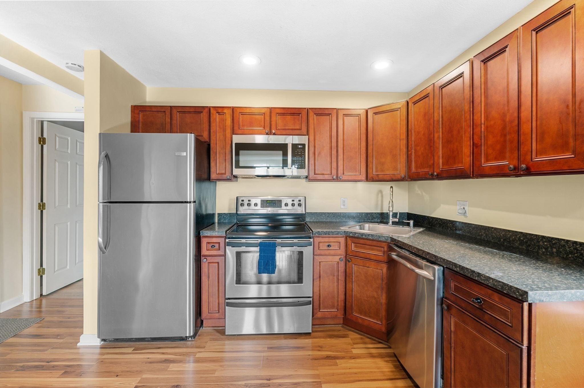 28 Claremont Ter Unit 6, Swampscott, MA 01907 - Image 5