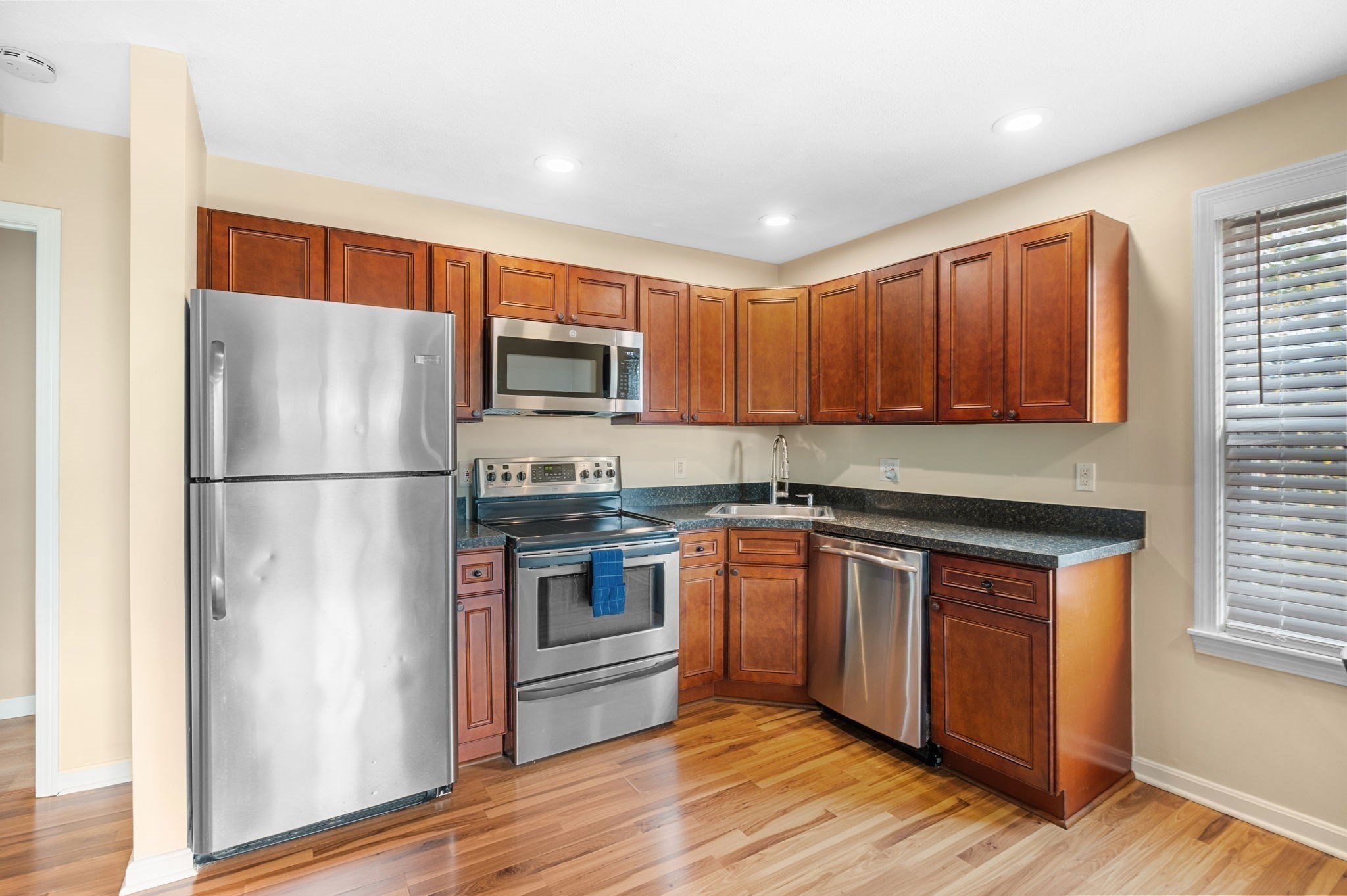 28 Claremont Ter Unit 6, Swampscott, MA 01907 - Image 6