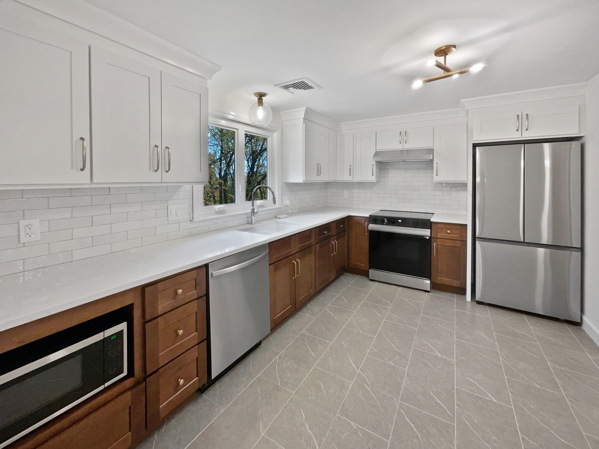 26 Berkshire Dr, Winchester, MA 01890 - Image 2