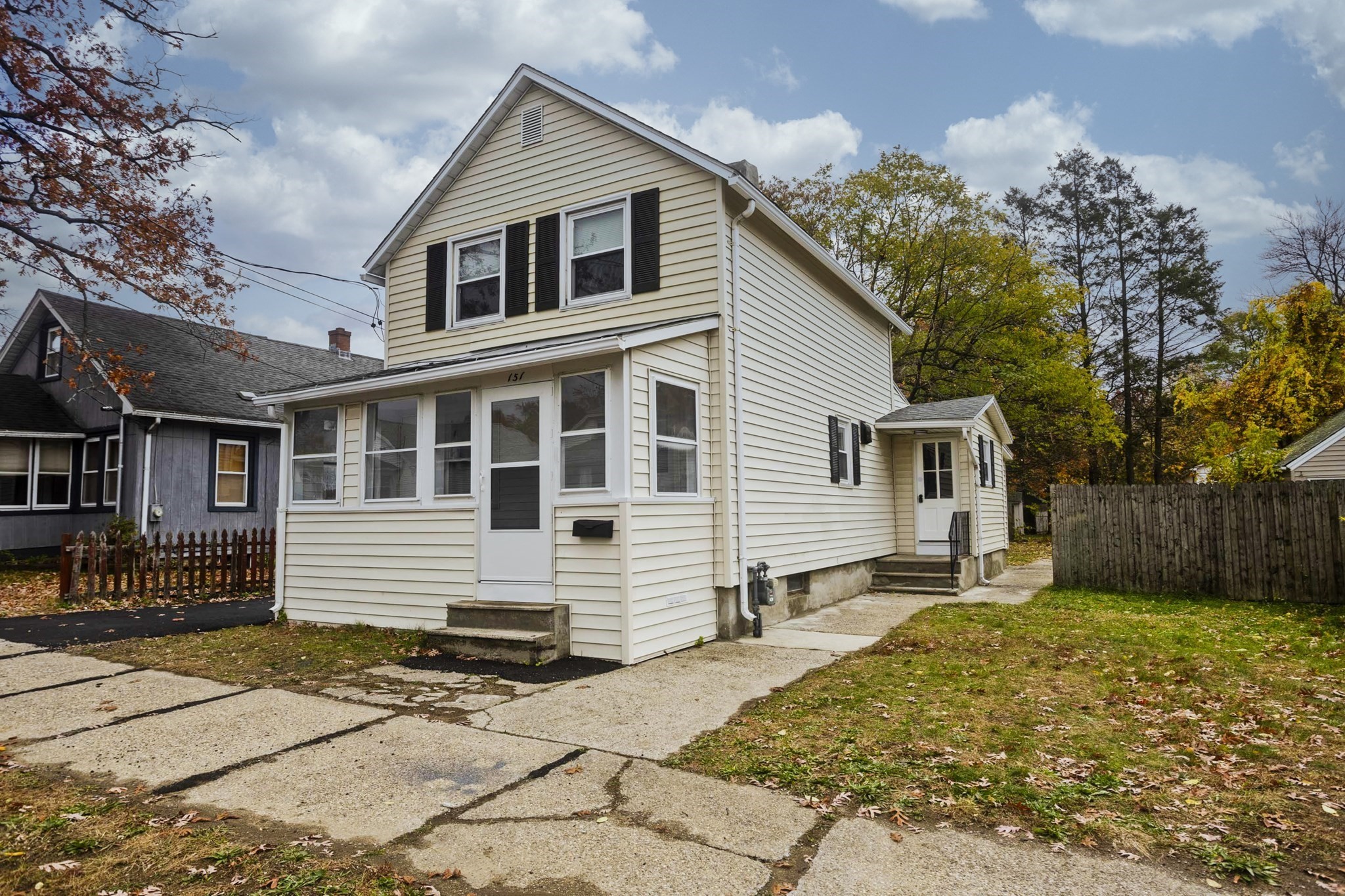 151 Littleton St, Springfield, MA 01104