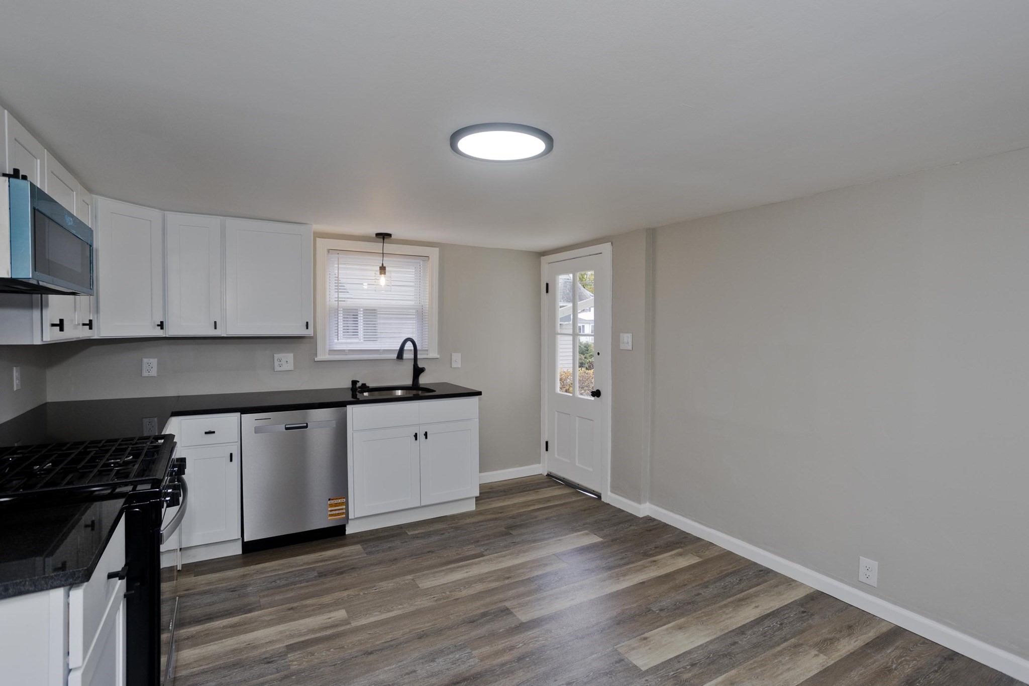 151 Littleton St, Springfield, MA 01104 - Image 23