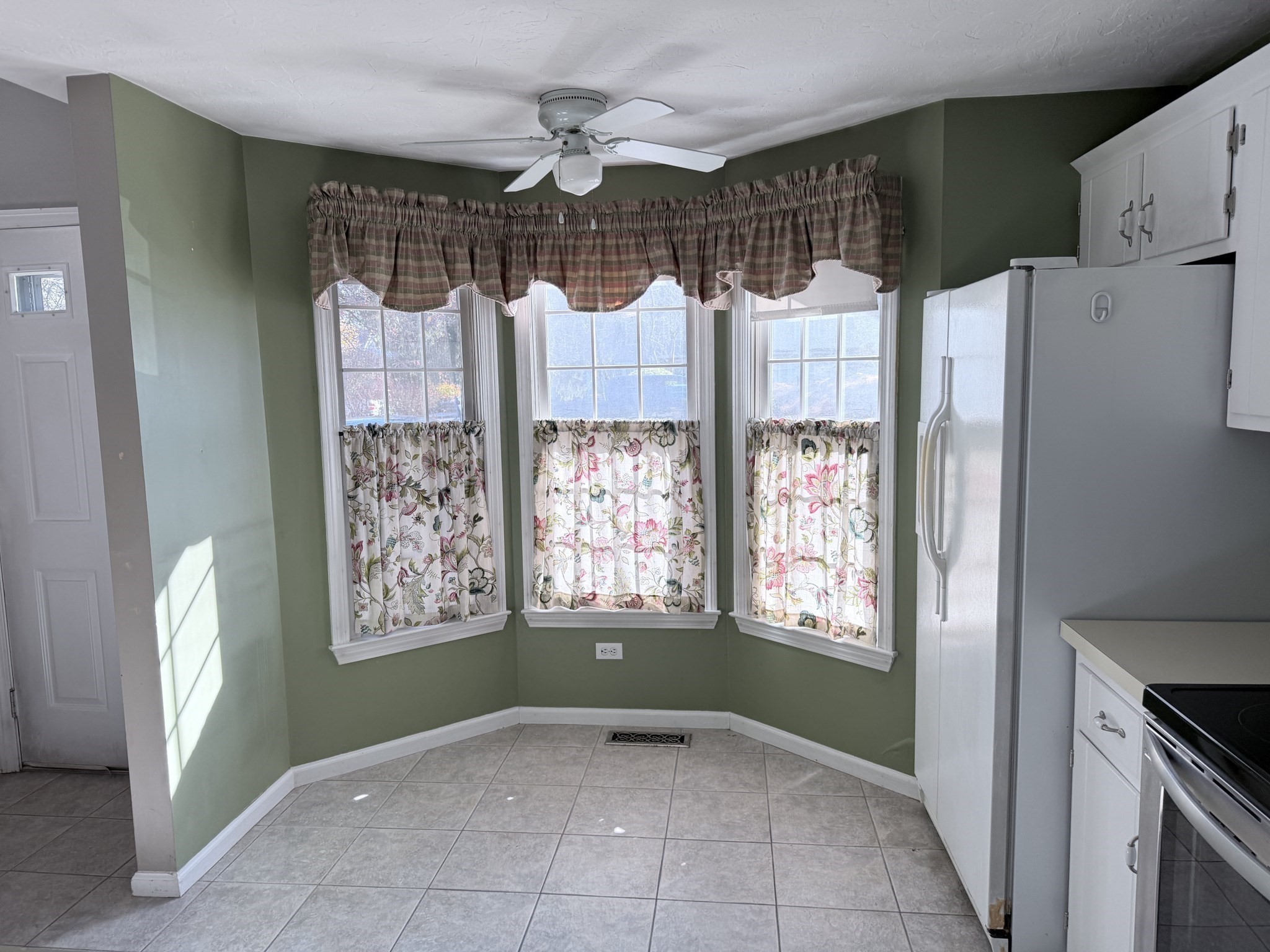 2 Country Village Way Unit 2, Millis, MA 02054 - Image 4