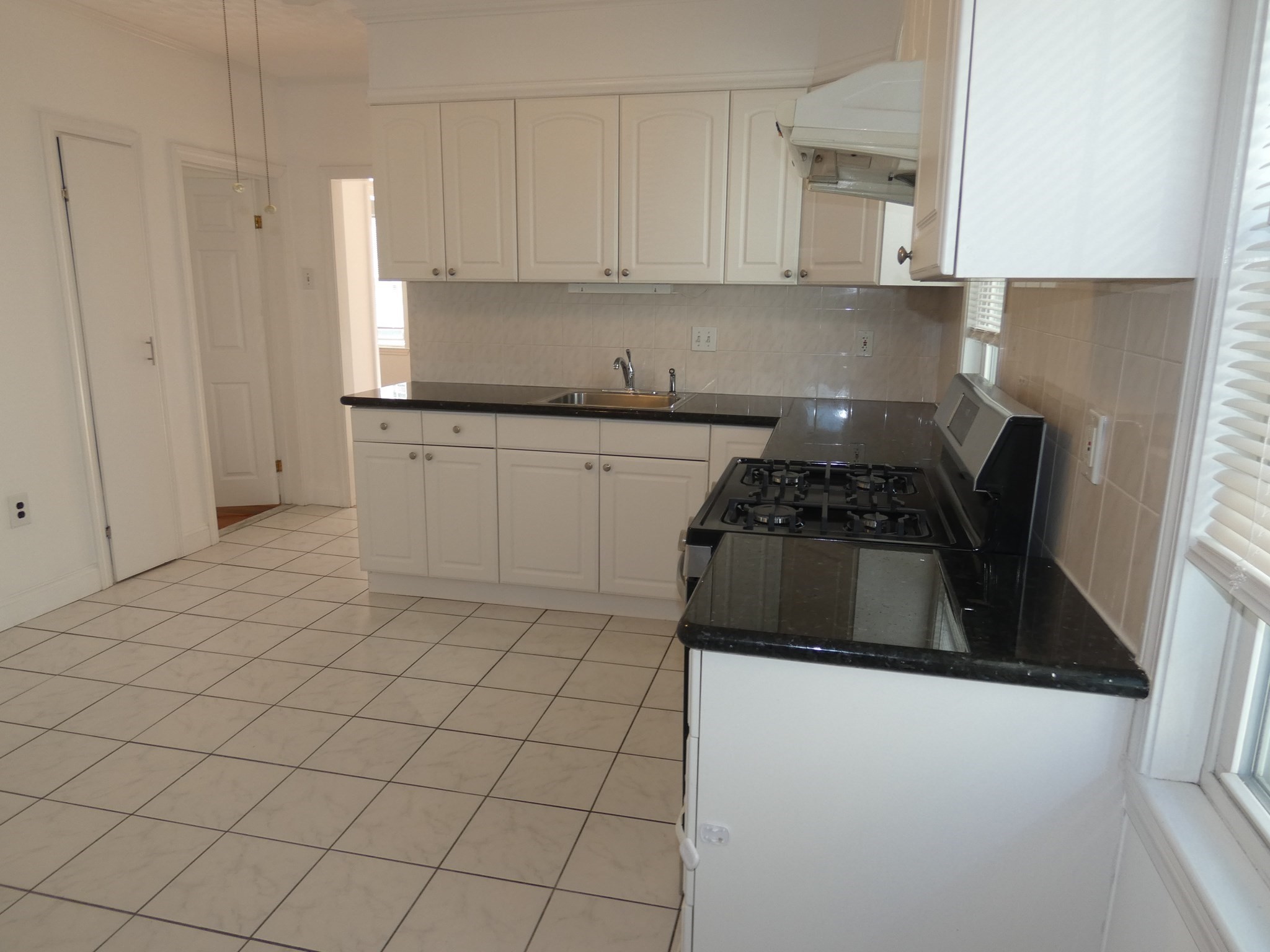 188 Sylvan St, Malden, MA 02148 - Image 9