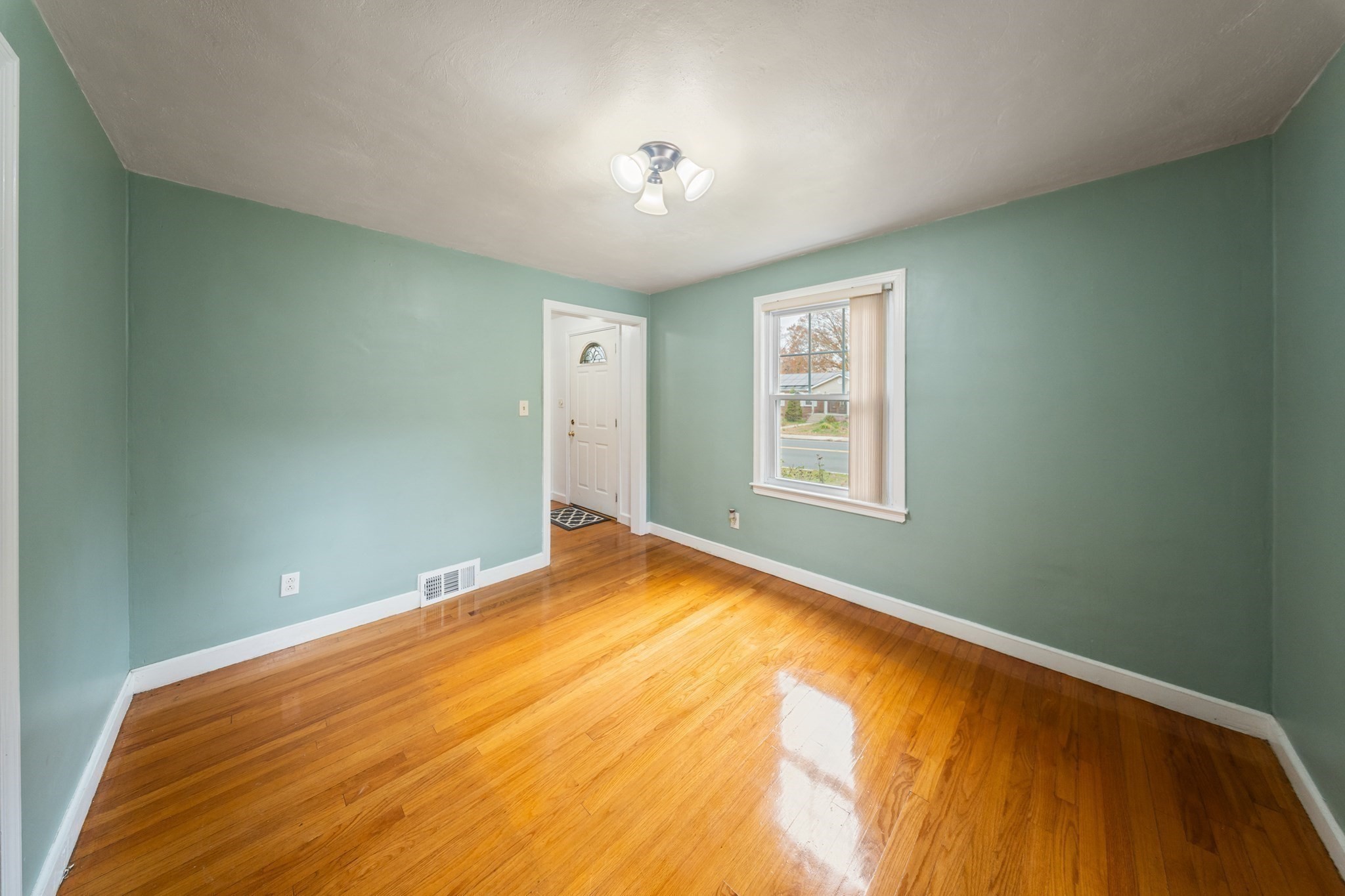 1078 Liberty St, Springfield, MA 01104 - Image 9