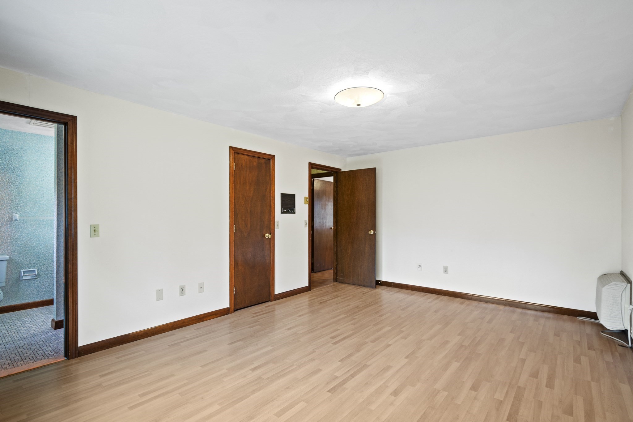 8 Hunter Circle, Shrewsbury, MA 01545 - Image 13