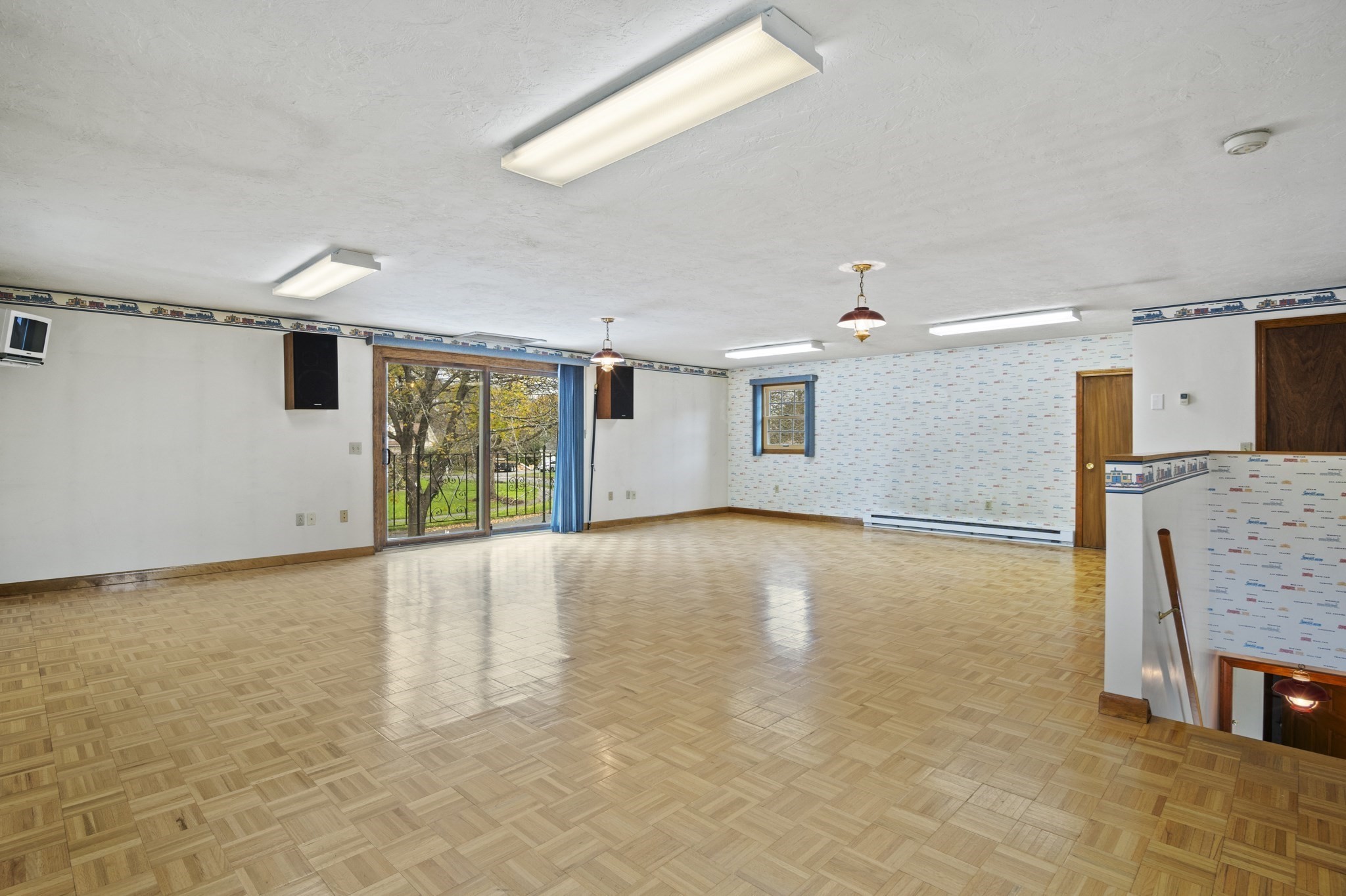 8 Hunter Circle, Shrewsbury, MA 01545 - Image 28