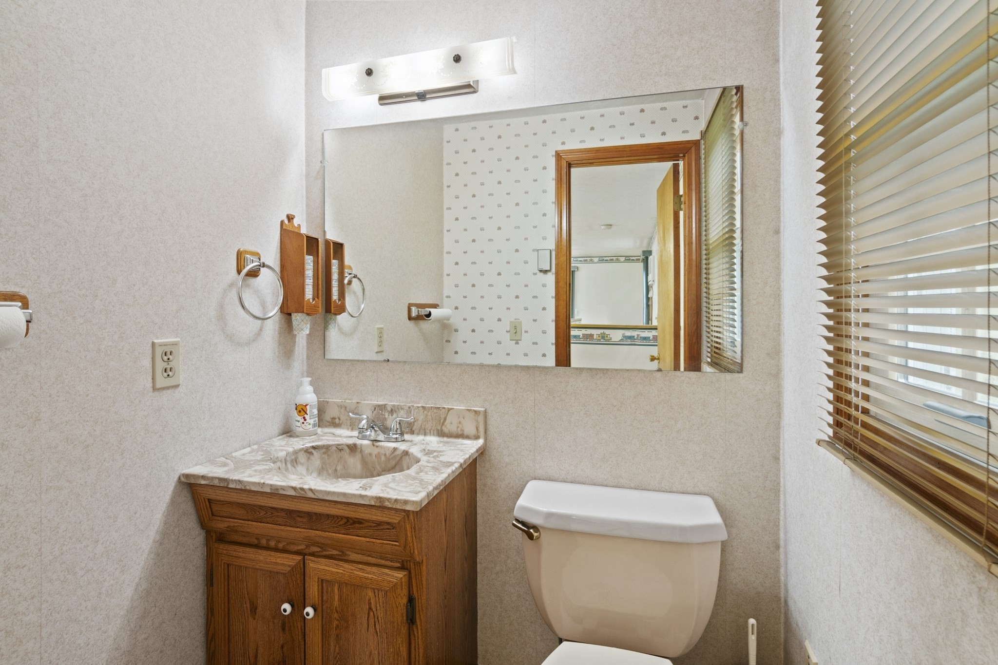 8 Hunter Circle, Shrewsbury, MA 01545 - Image 30