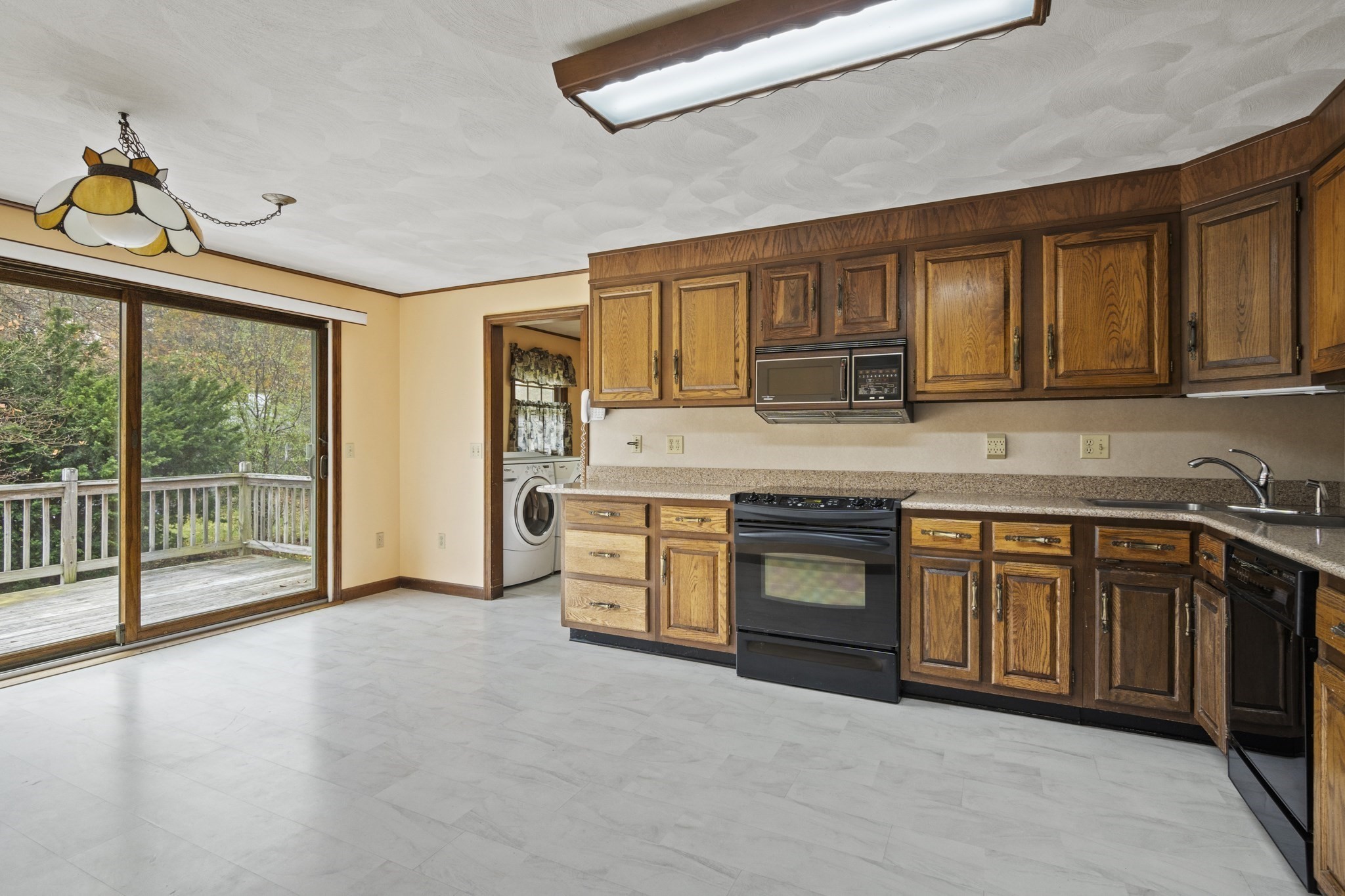 8 Hunter Circle, Shrewsbury, MA 01545 - Image 9