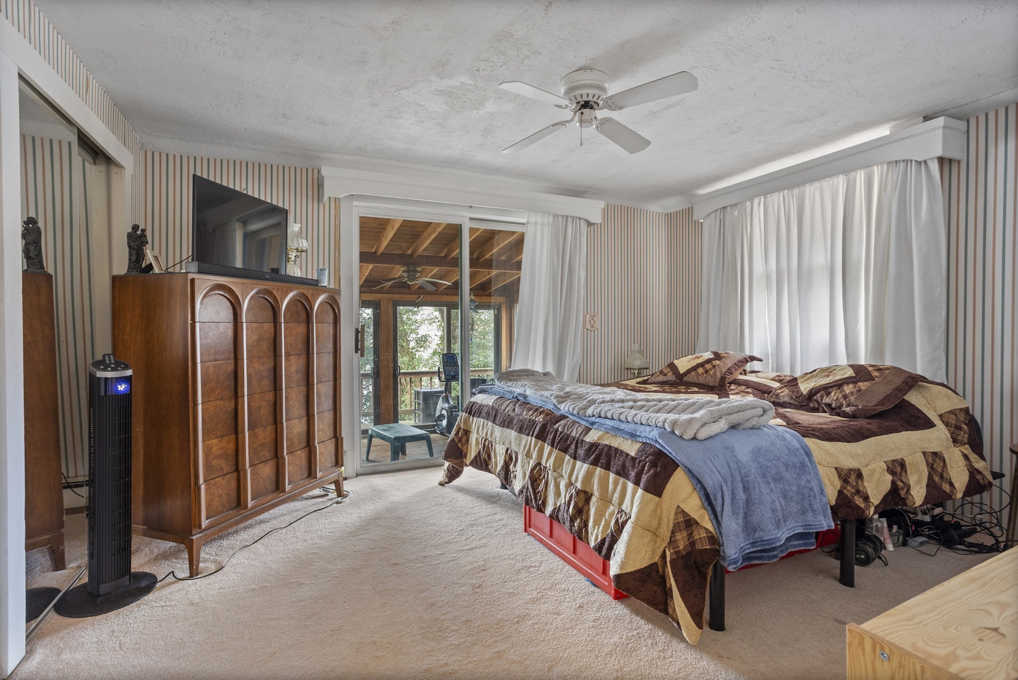 1044 Lancaster Ave, Lunenburg, MA 01462 - Image 17