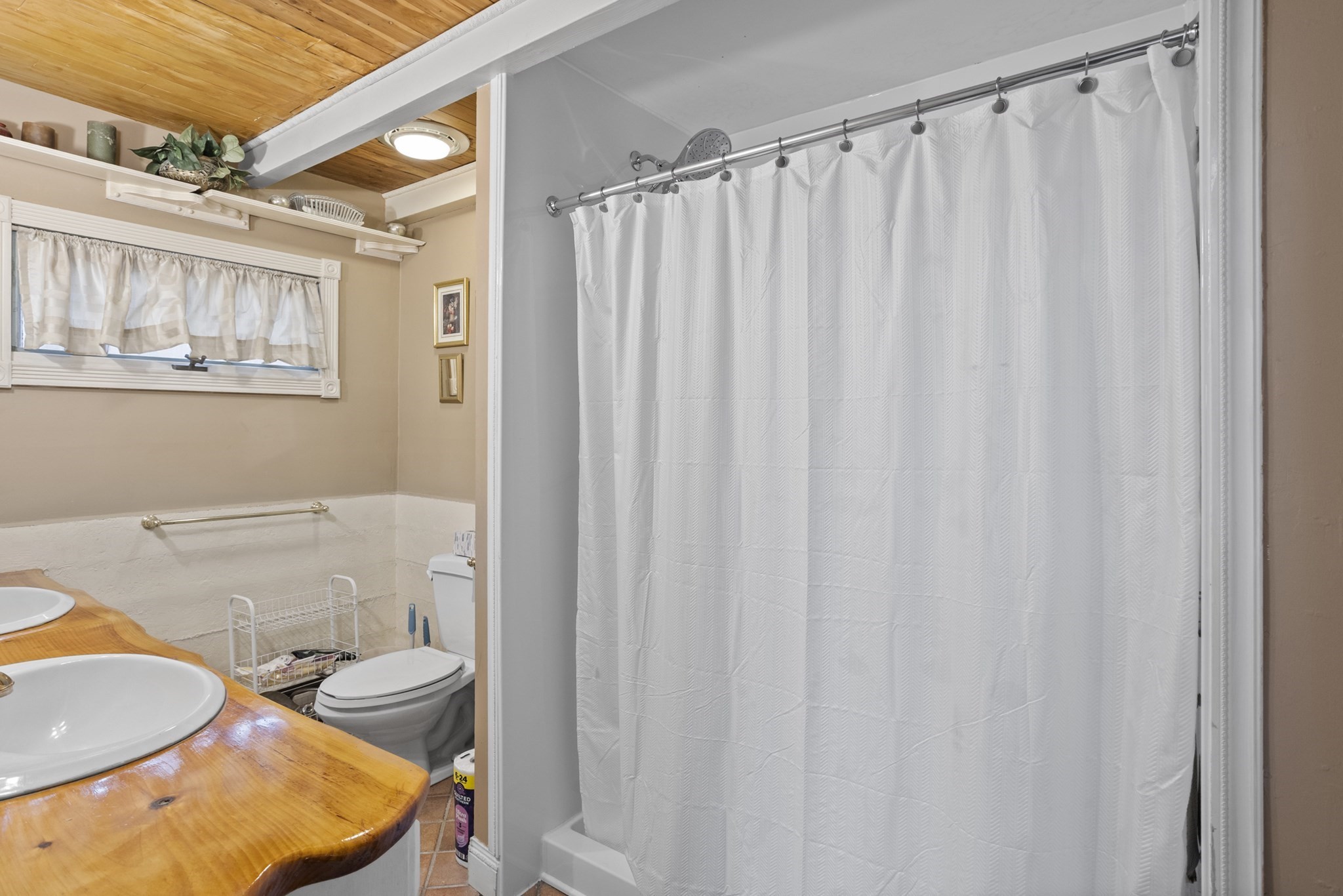 1044 Lancaster Ave, Lunenburg, MA 01462 - Image 19