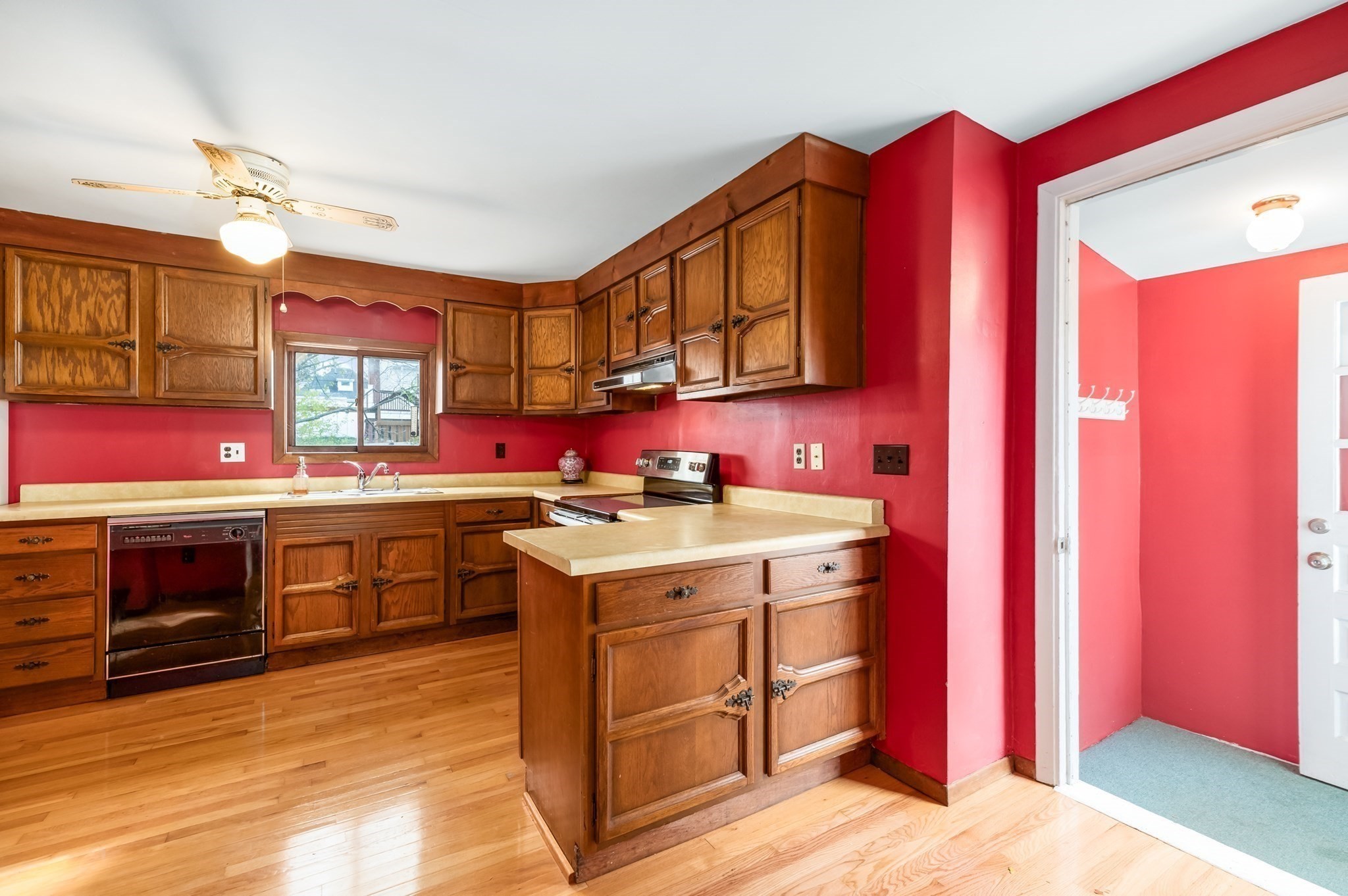 38 Matthies St, Beverly, MA 01915 - Image 9