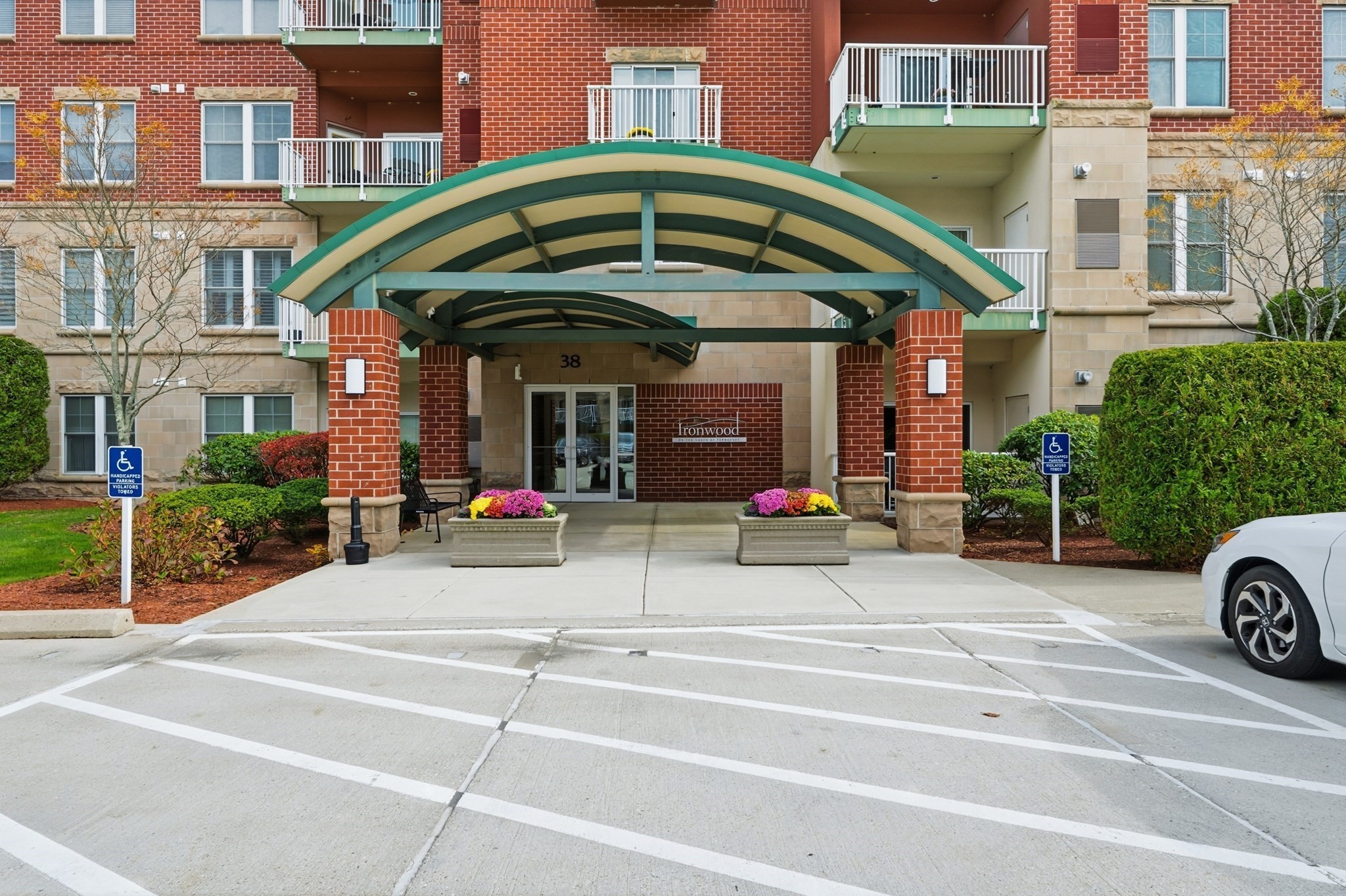 38 Village Rd Unit 608, Middleton, MA 01949 - Image 2