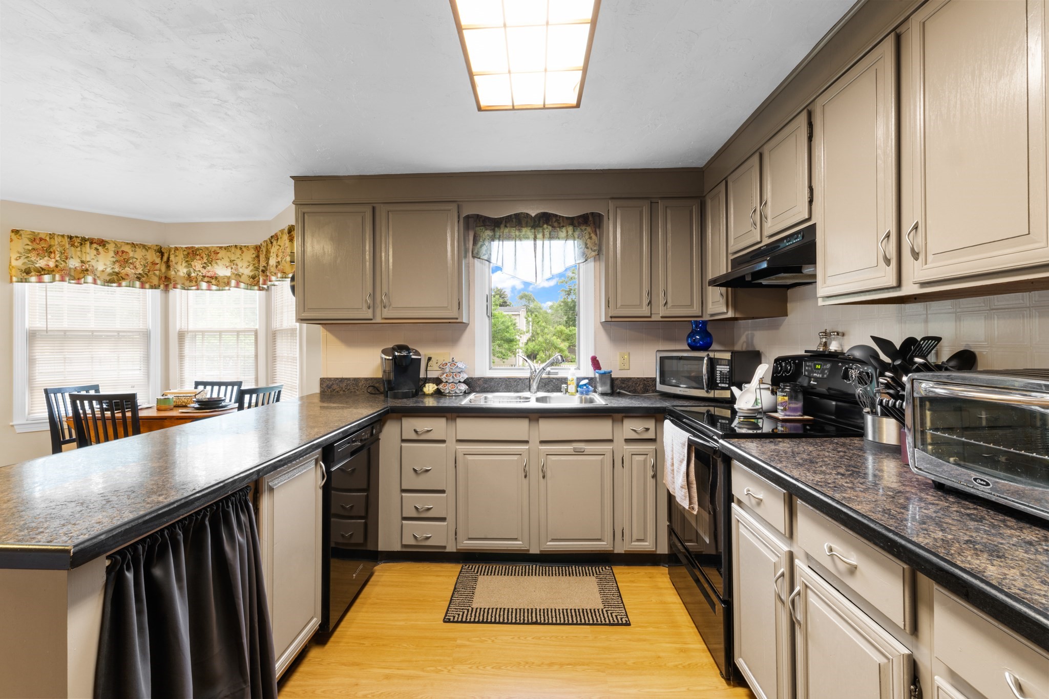 19 Camelot Ct Unit 19, Stoughton, MA 02072 - Image 17