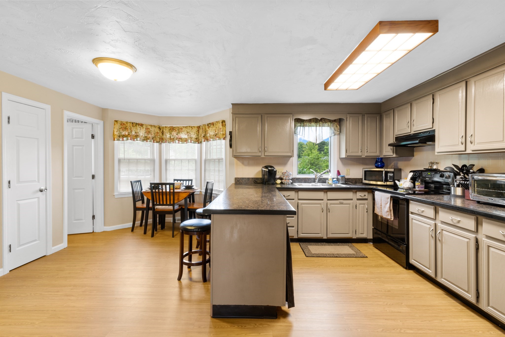 19 Camelot Ct Unit 19, Stoughton, MA 02072 - Image 20