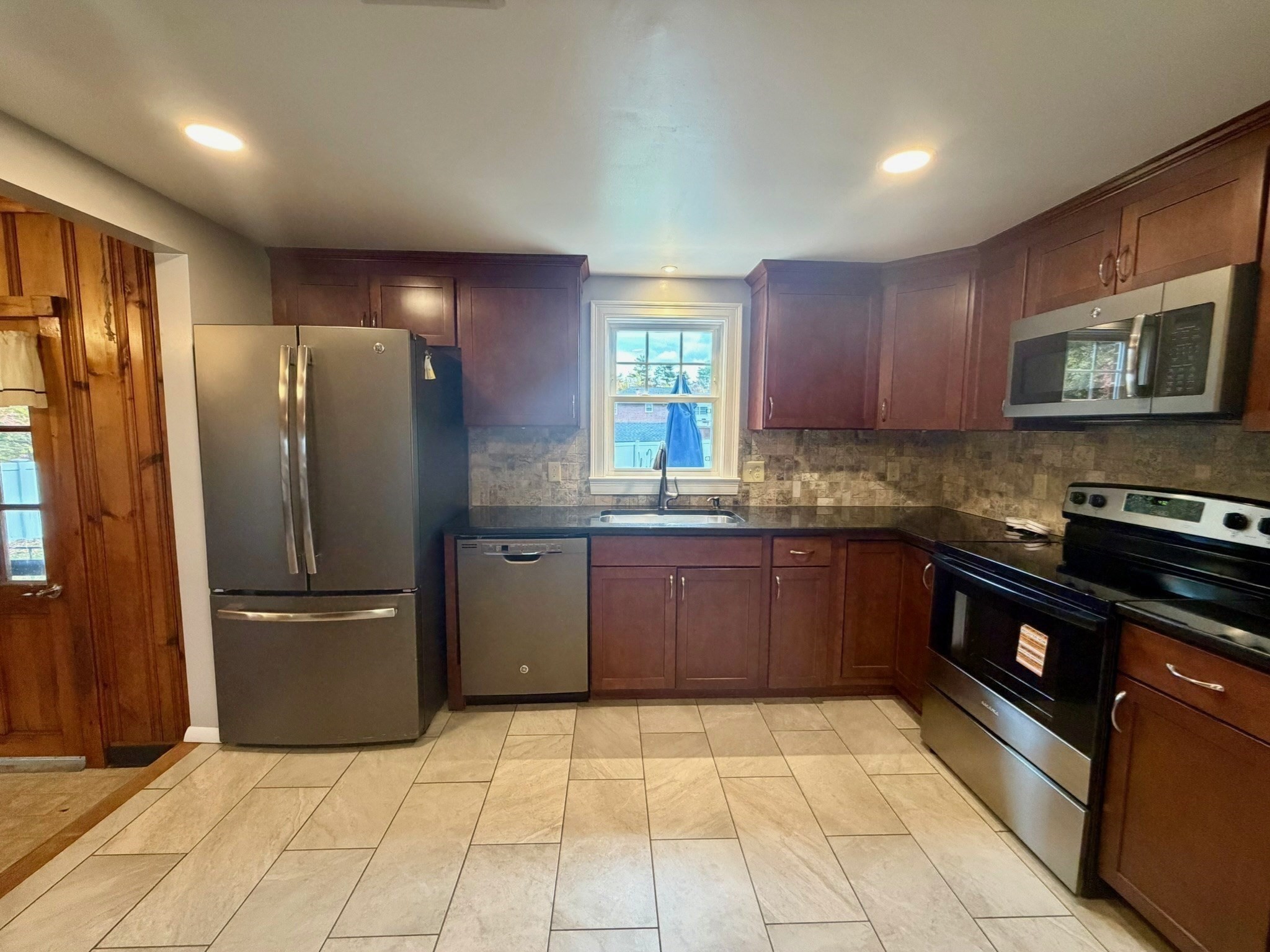 6 Vineyard Ave, Clinton, MA 01510 - Image 7