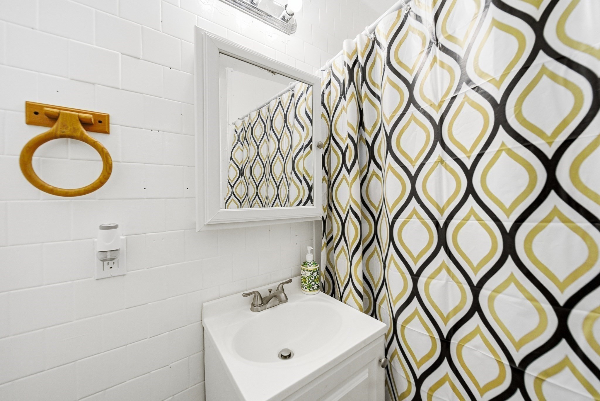 94 Sheridan St, Lynn, MA 01902 - Image 17