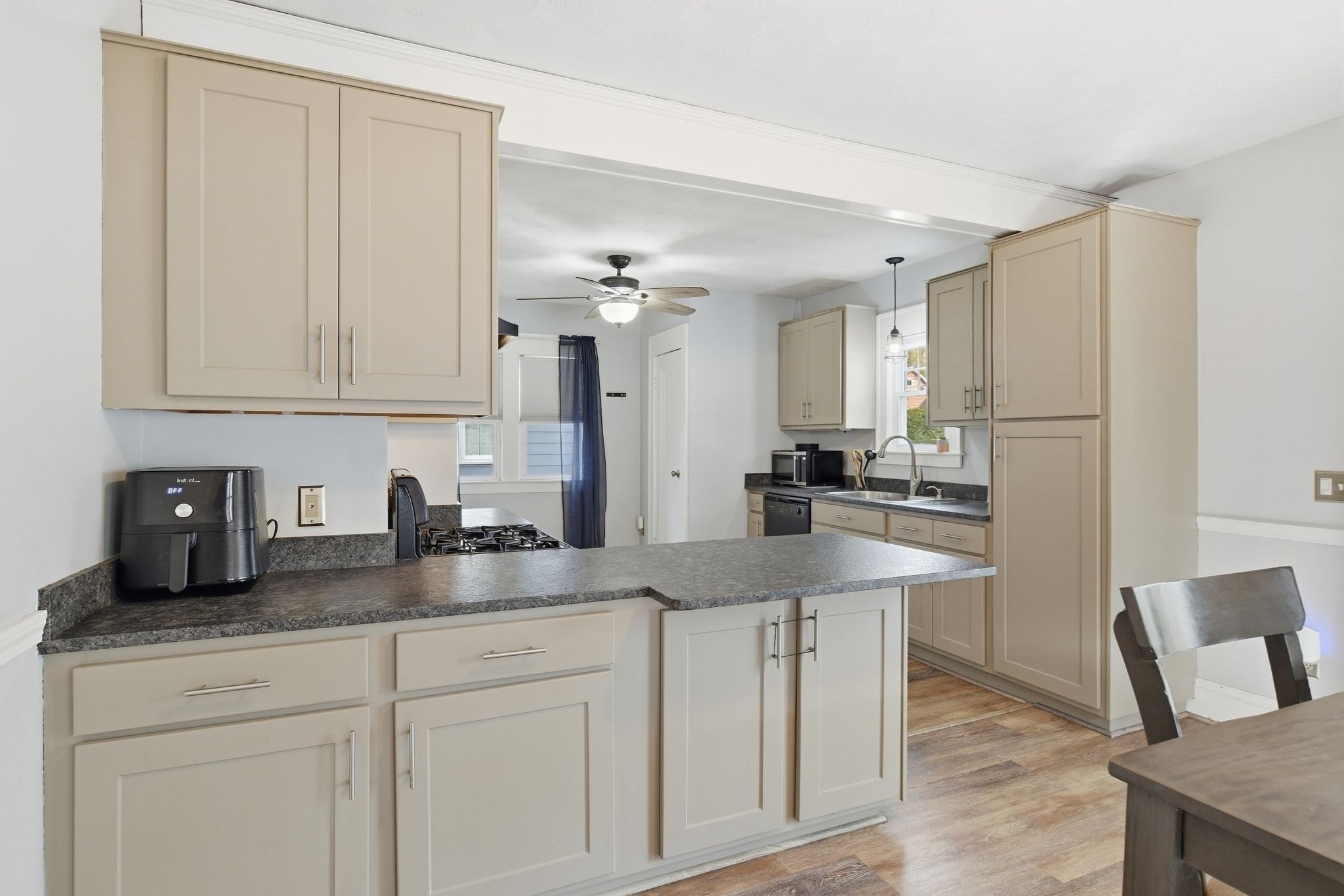 43 Thorndyke St, Springfield, MA 01118 - Image 12