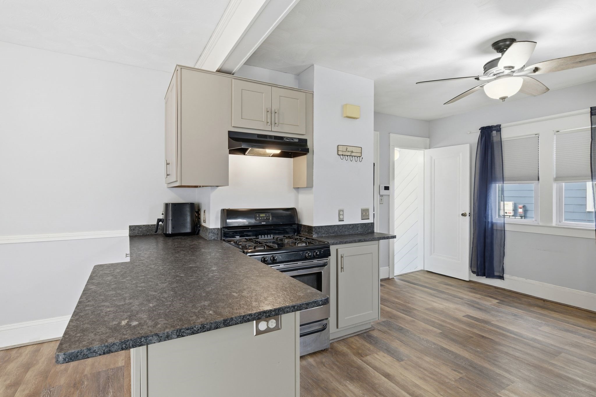 43 Thorndyke St, Springfield, MA 01118 - Image 18