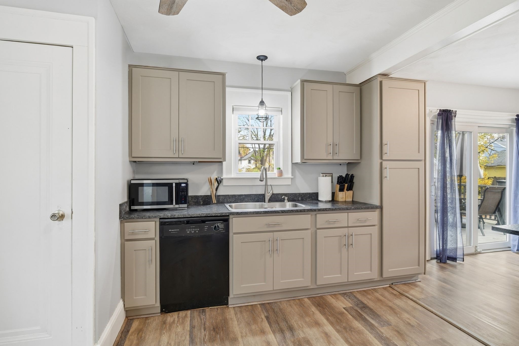 43 Thorndyke St, Springfield, MA 01118 - Image 21