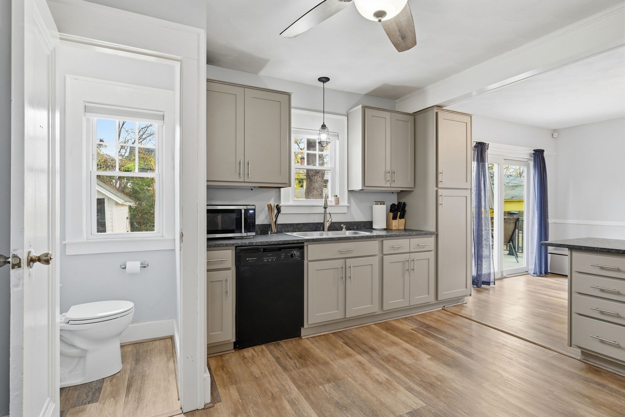 43 Thorndyke St, Springfield, MA 01118 - Image 22