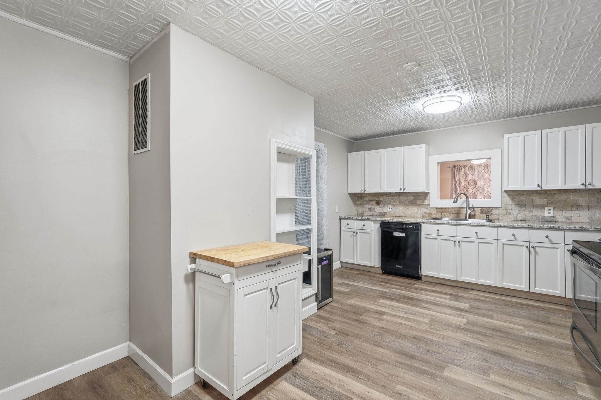 18 Charpentier Blvd, Chicopee, MA 01013 - Image 13