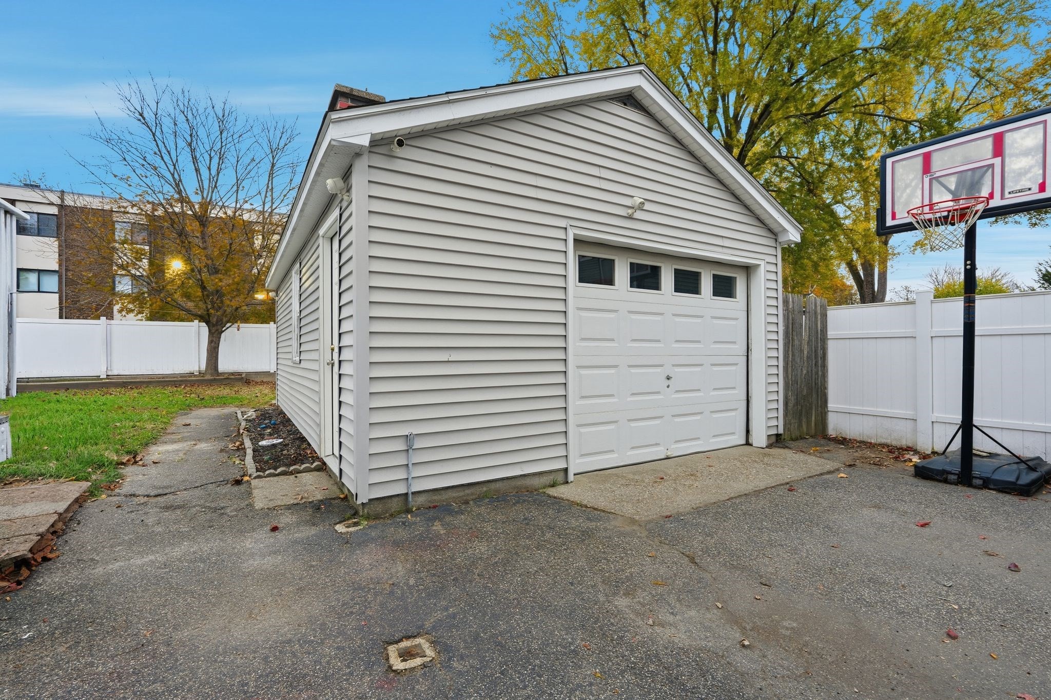 18 Charpentier Blvd, Chicopee, MA 01013 - Image 33