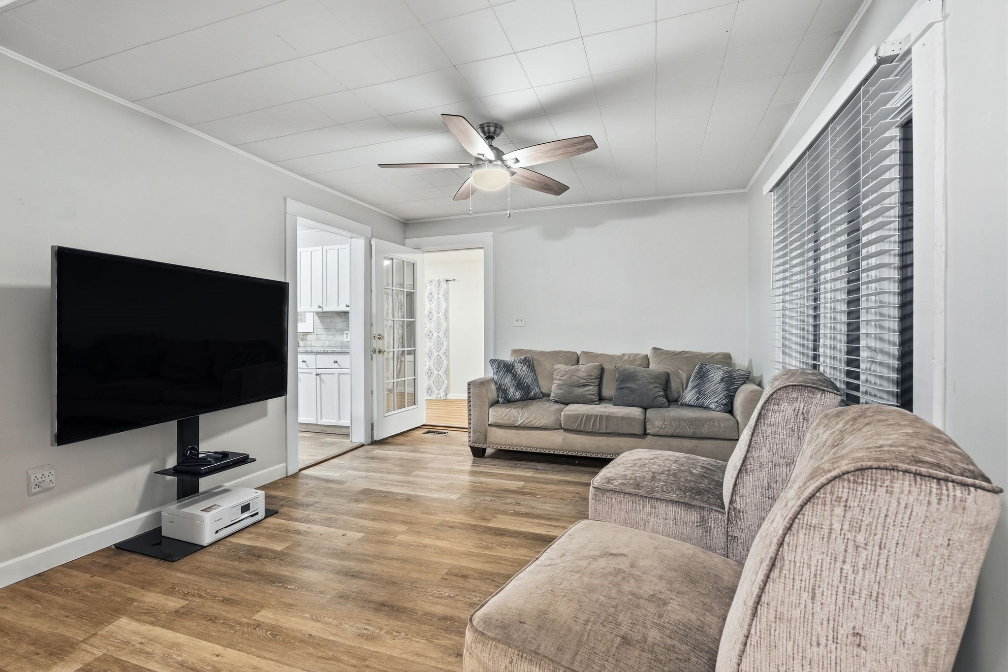 18 Charpentier Blvd, Chicopee, MA 01013 - Image 10