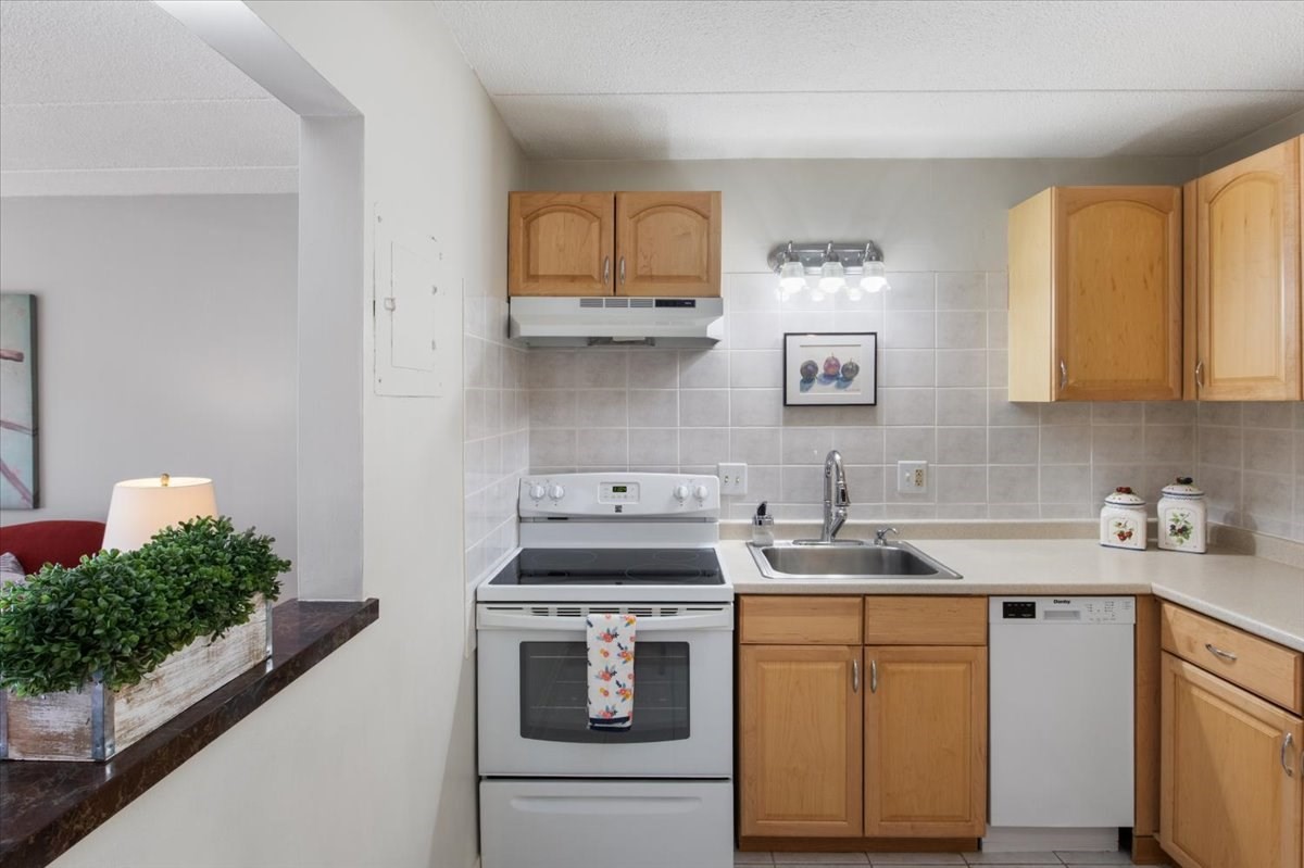 40 High St (cass Street Entrance) Unit 207, Dedham, MA 02026 - Image 18