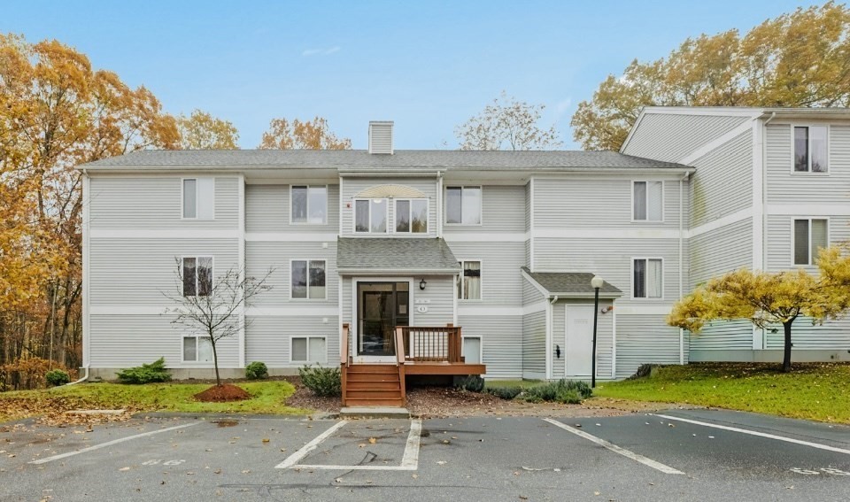 330 Sunderland Rd Unit 87, Worcester, MA 01604