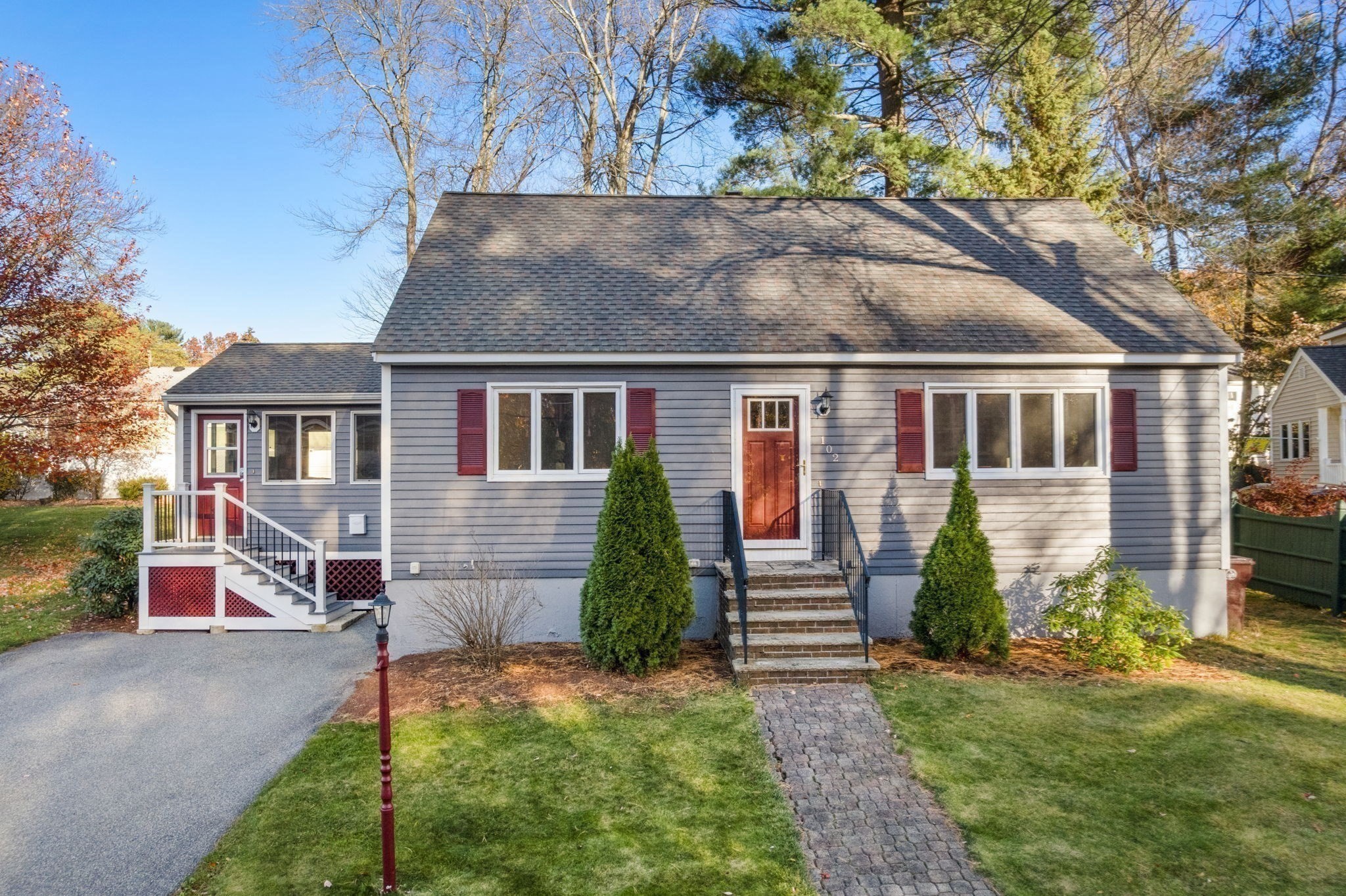 102 Montgomery Ave, Lowell, MA 01851