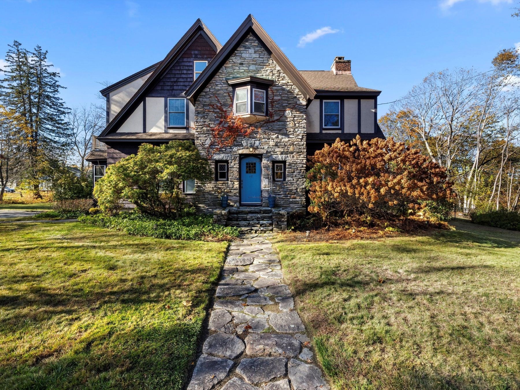 17 Worcester St, Grafton, MA 01519 - Image 2