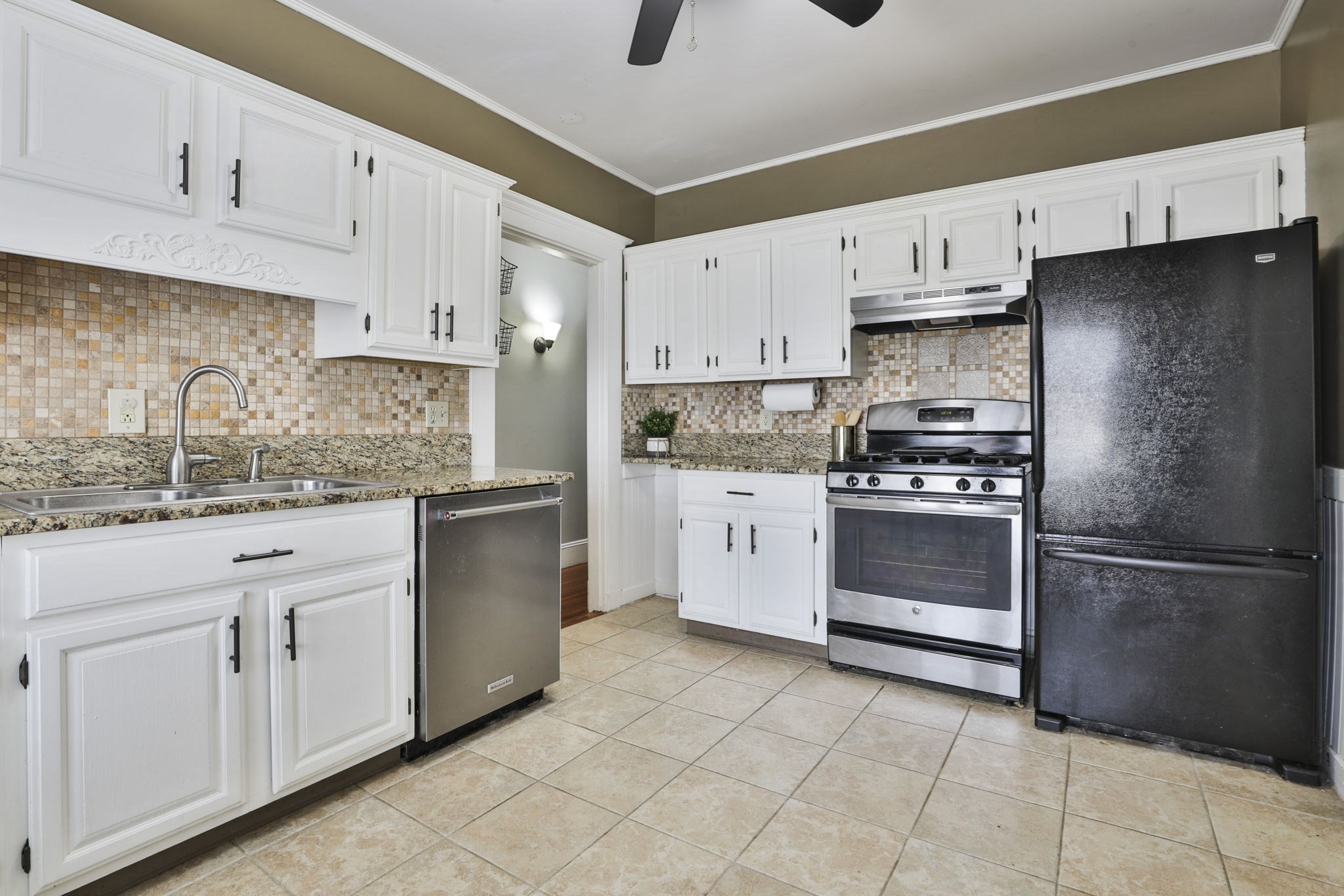 9 Avon St Unit 2, Wakefield, MA 01880 - Image 18