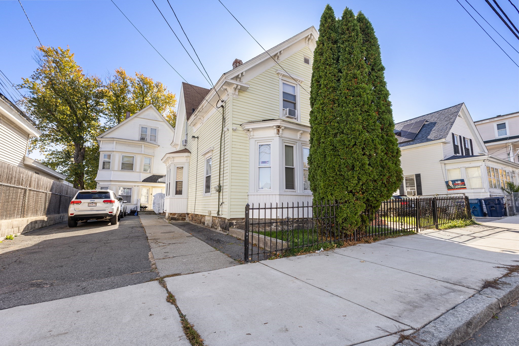 62 Butler St, Lawrence, MA 01841
