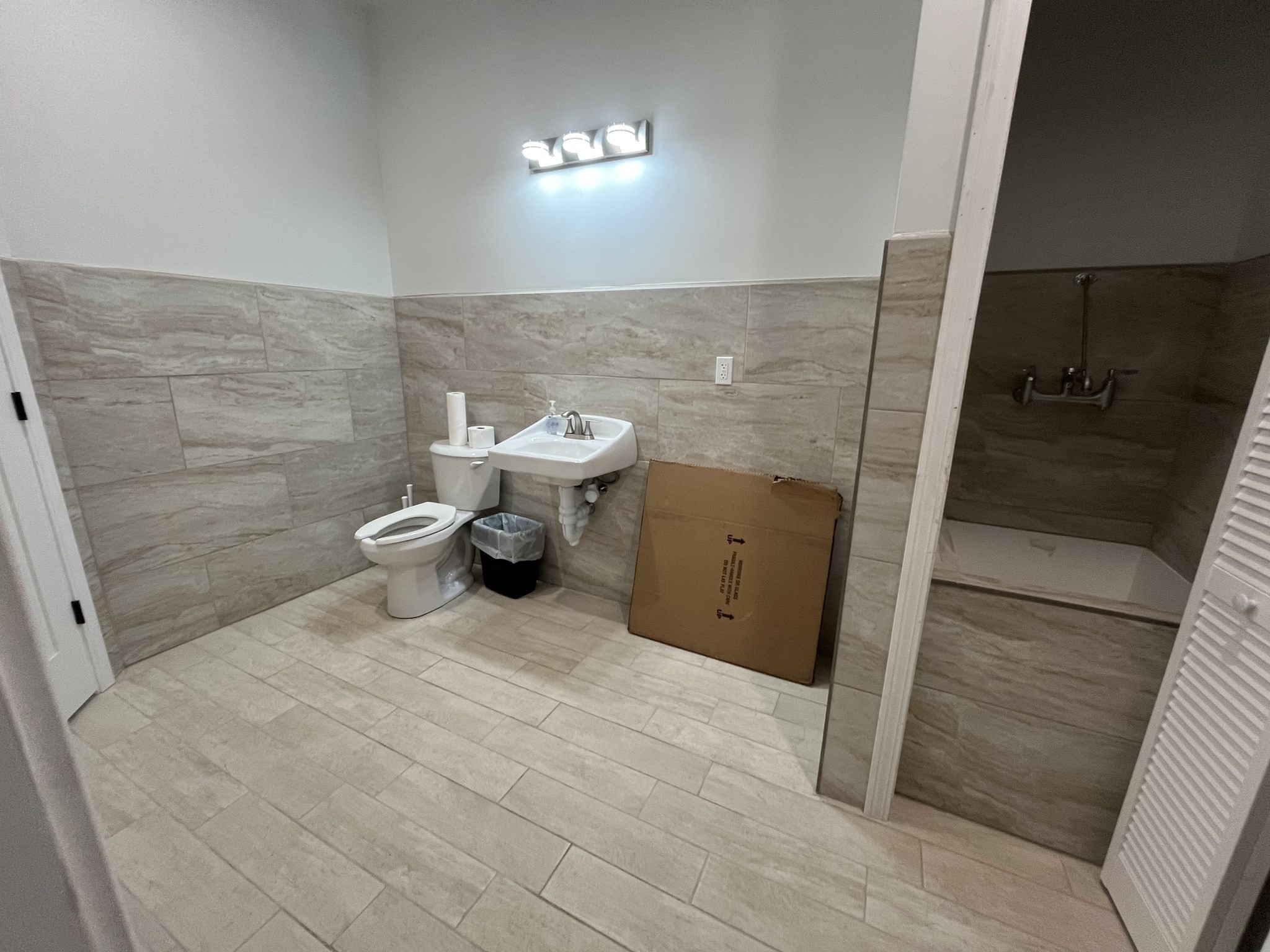 7 Oregon St 1-a, Fall River, MA 02720 - Image 8