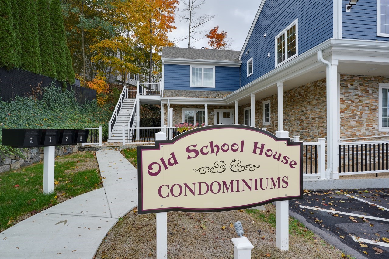 17 School Unit C, Hudson, MA 01749